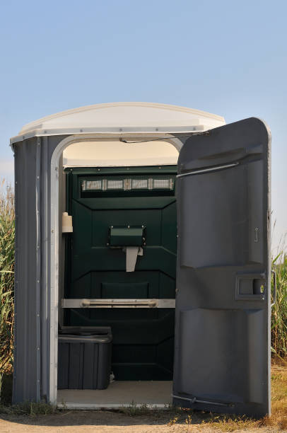 Best Best portable toilet rental  in Eldorado, IL